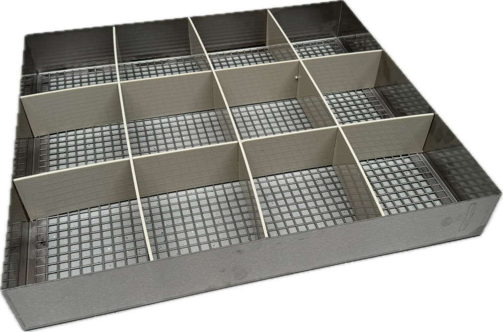 A05 Fine mesh basket with 12 compartments